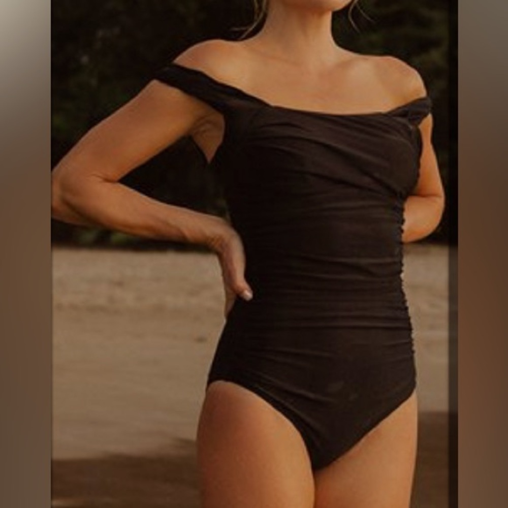 Albion one piece swimsuit NWT